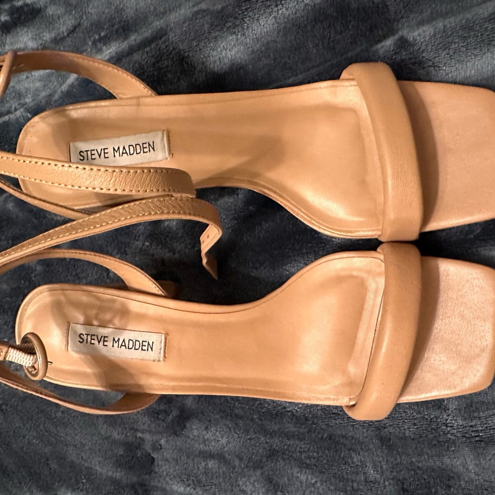 Steve Madden Women's Tan Sandals